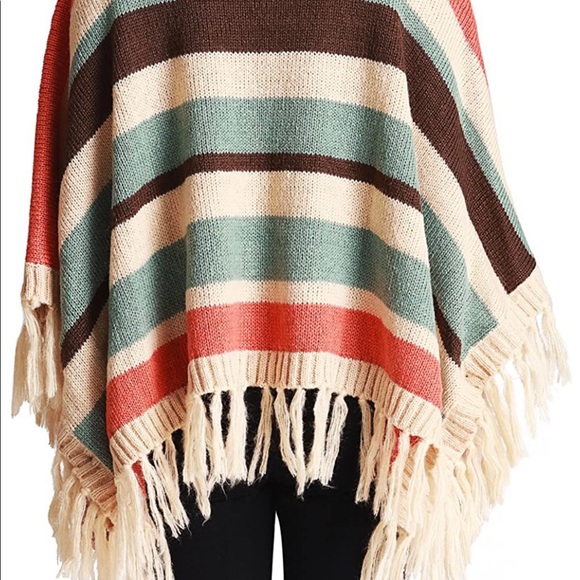 Oversized Batwing Sleeved Poncho - Picture 2 of 6